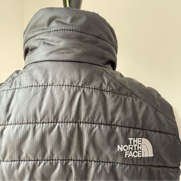 The North Face Puffer Vest - Picture 5 of 6